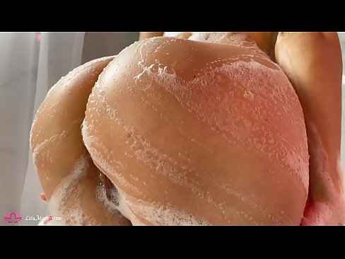 ❤️ Brunette si masturba a figa cù un vibratore per un orgasmu intensu in a doccia ❤️ Cazzo à co.rex-porn-com.ru ❌️